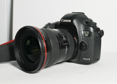 Canon EOS 5D Mark III & Canon Lens EF 17-40mm f/4 L IS USM - Used