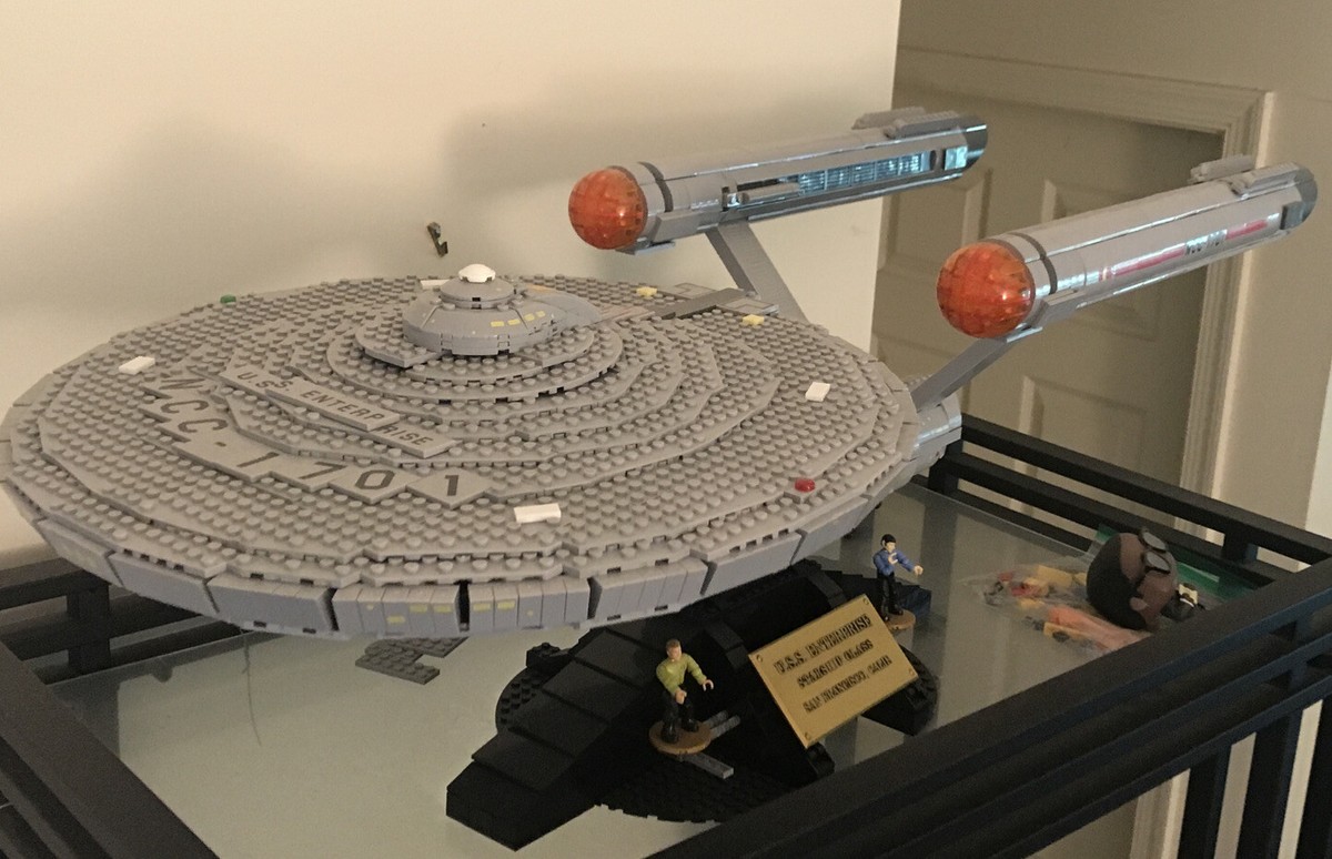 MINT] MEGA BLOKS DPH83 Star Trek USS Enterprise NCC-1701 Built