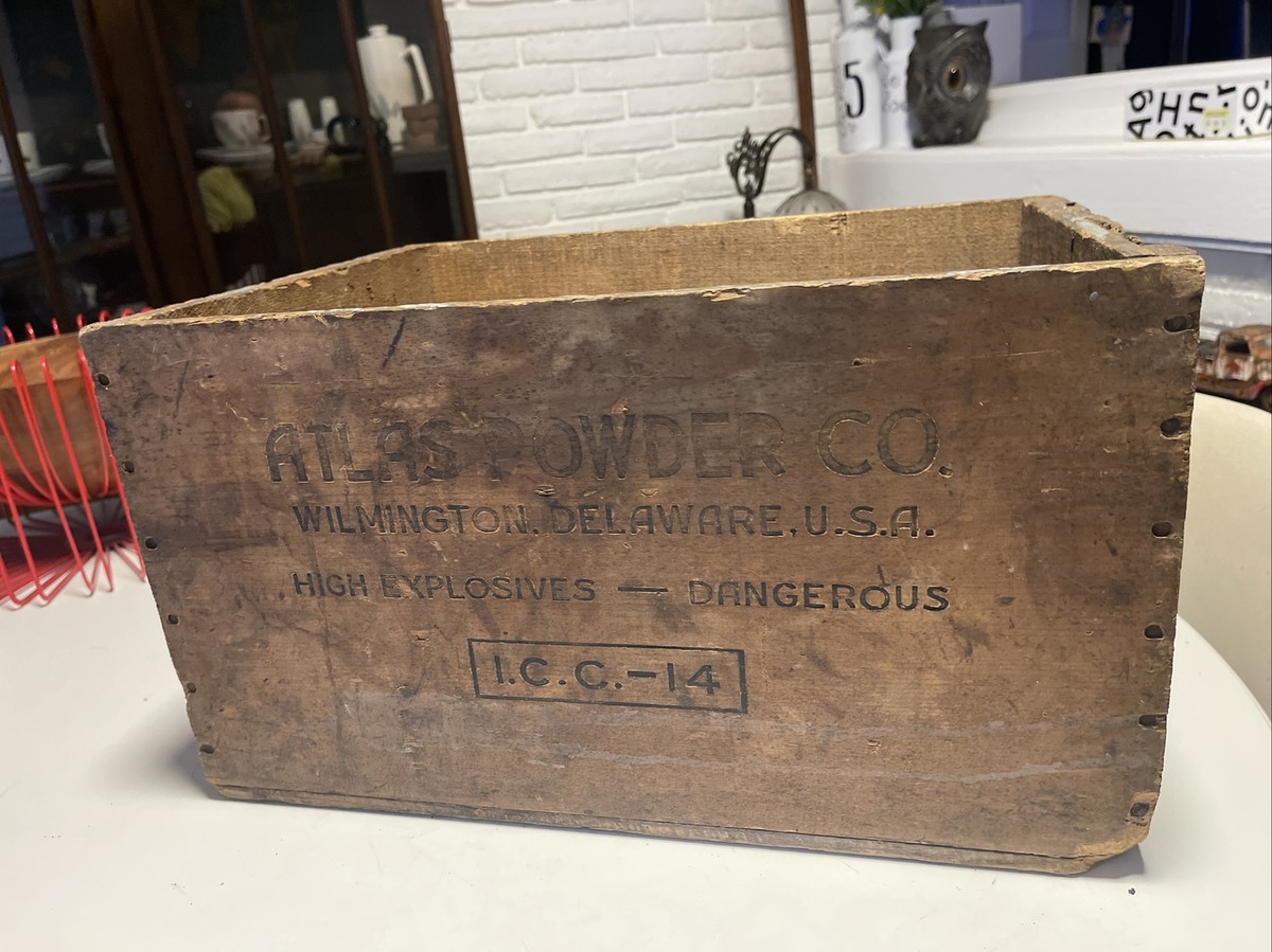 Vtg Atlas Powder Co. Wilmington, DE, Wooden High Explosives Box