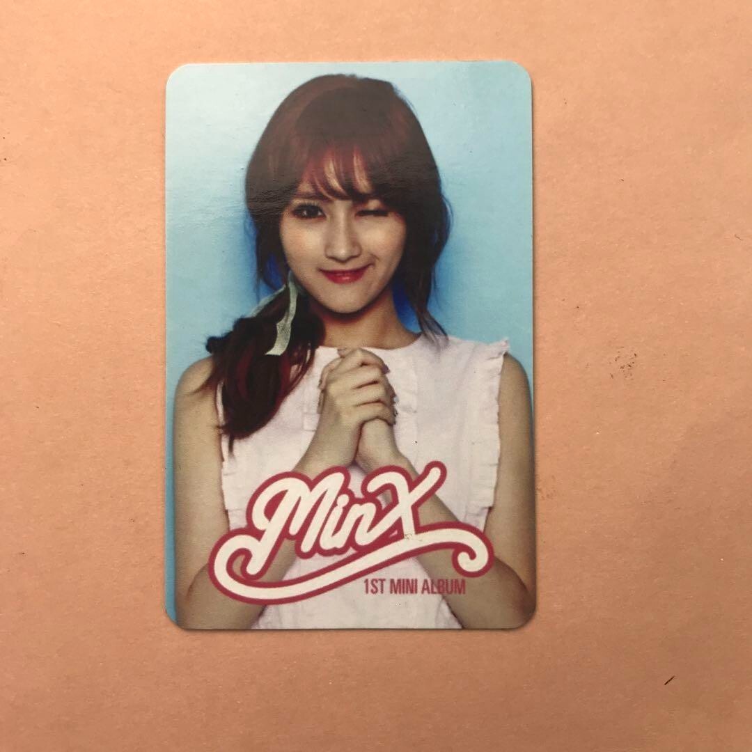 MINX Siyeon Love Shake 1st Mini Album Trading Card Signed