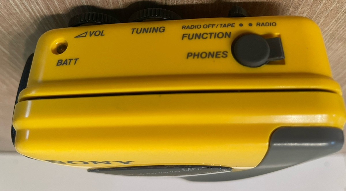 Vintage Sony Walkman Sports WM-SFX30 Yellow Gray Cassette Player