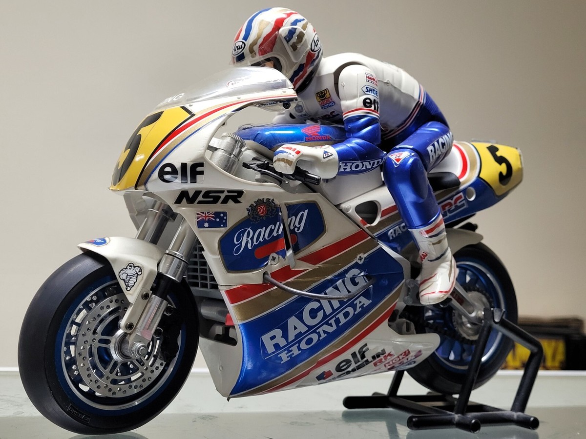 Custom Kyosho 1/8 Honda NSR500 Motorcycle Built Painted w