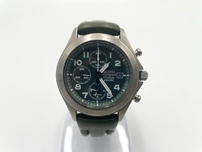 Seiko Chronograph Titanium 7T62-0BZ0 Green khaki Dial QZ Watch