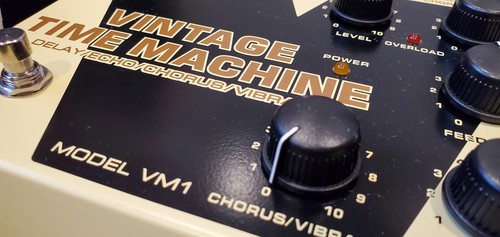Behringer Vintage Time Machine VM1 Vibrato Guitar Effect Pedal for