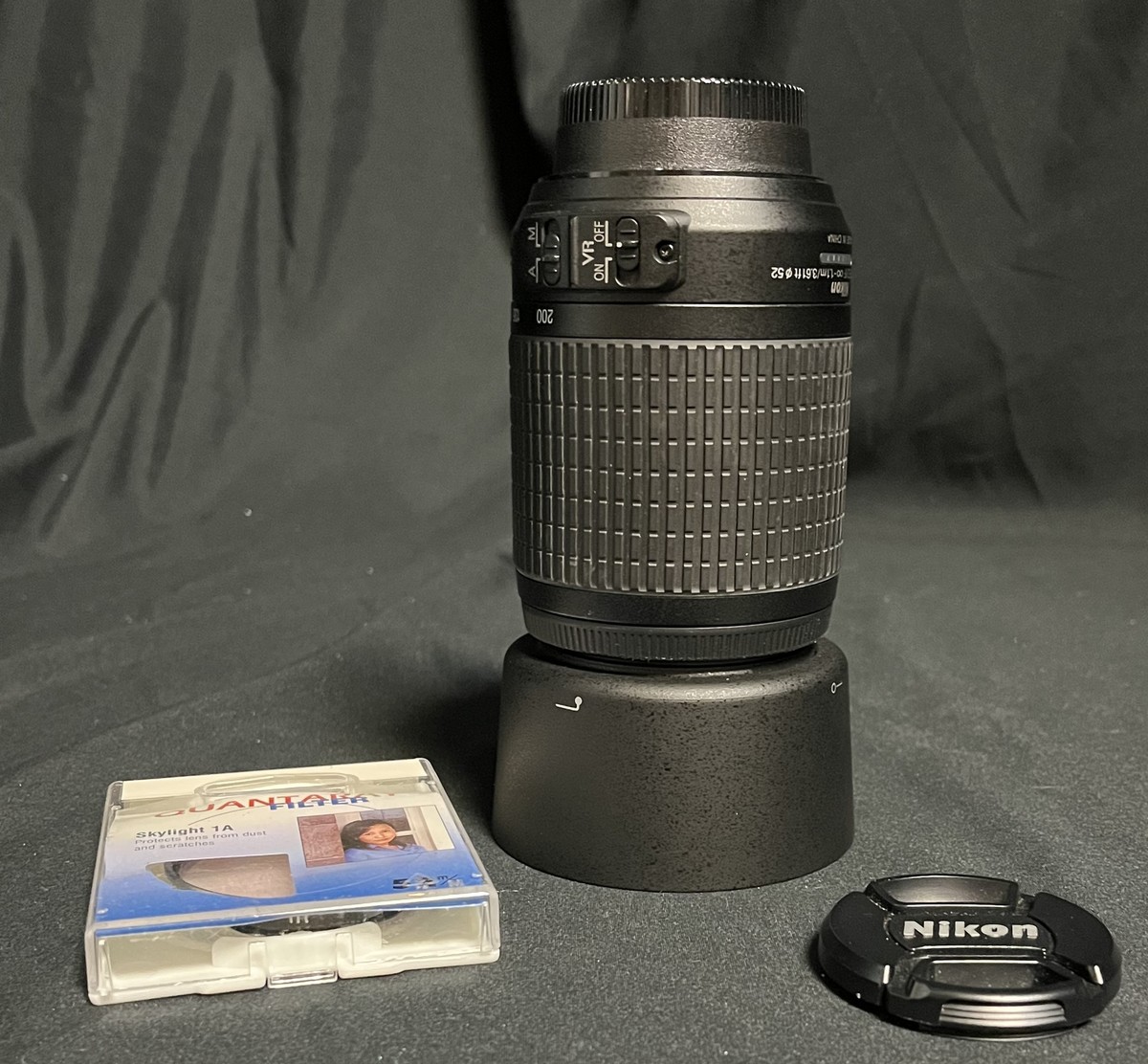 Nikon DX SWM VR ED Infinity-1.1m/3.61 ft 52-AF-S Nikkor 55-200mm 1