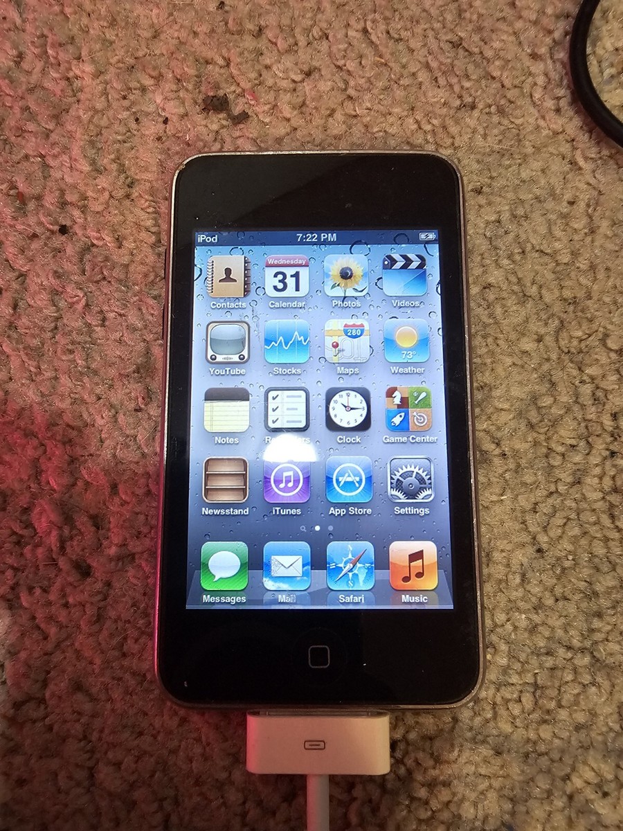 Apple iPod touch 3rd Gen Black 32 GB mp3 player MC008LL WiFi USED