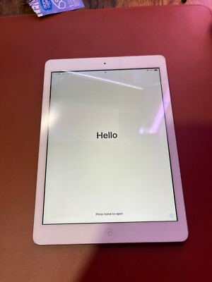 Apple iPad Air 1st Gen A1474 16GB Wi-Fi 9.7in White/Silver