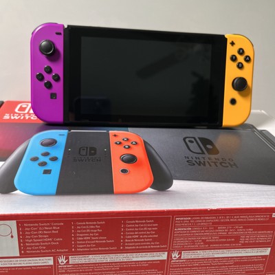 XAW100 Nintendo Switch Console Complete with Box and RCM Clip