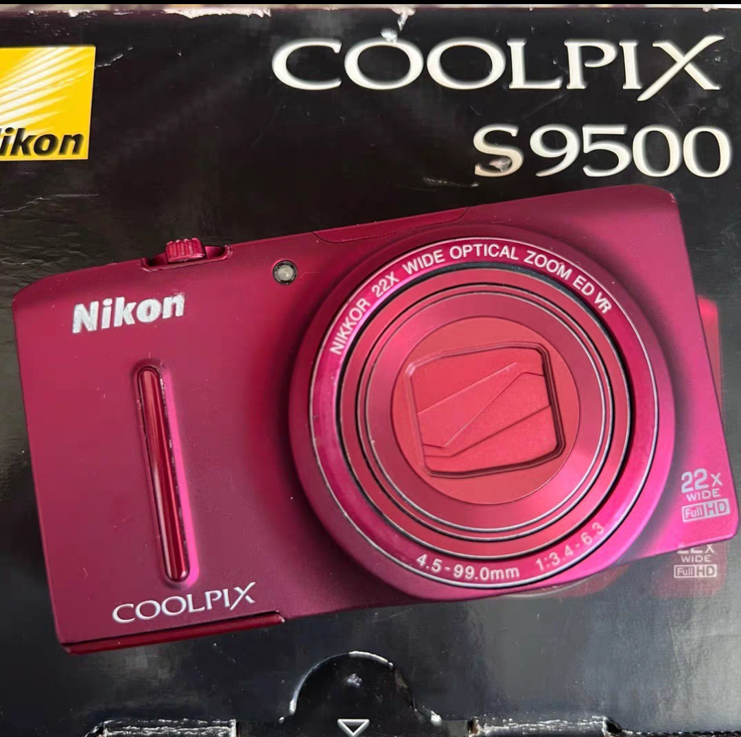 Nikon COOLPIX S9500 18.1MP Digital Camera 22 x Optical Zoom Red