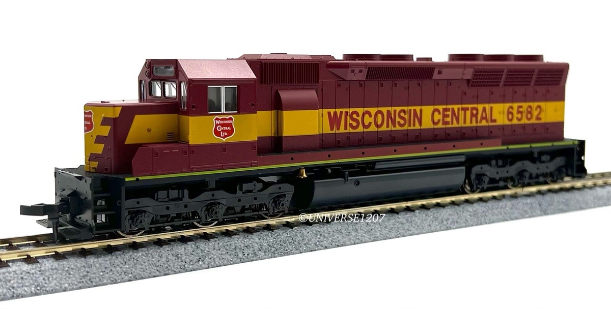 HO Kato 37-1719 EMD SD45 Wisconsin Central #6852 Diesel Engine