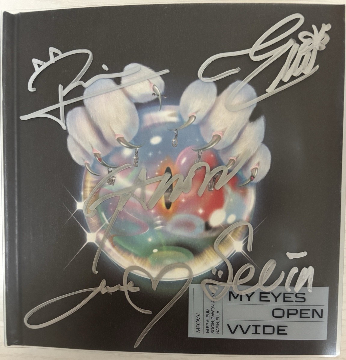 MEOVV [MY EYES OPEN VVIDE] All Member Autographed Signed Album | eBay