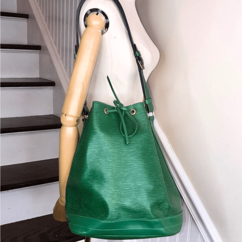 LOUIS VUITTON Green Epi Leather Noe GM Drawstring Bucket Shoulder