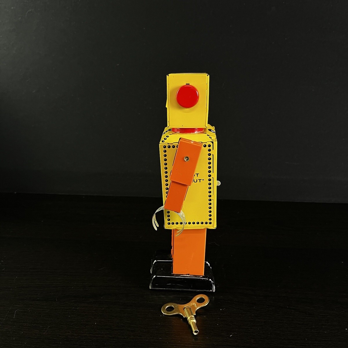 VINTAGE WIND-UP ROBOT 
