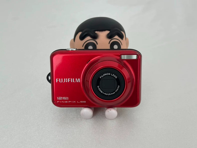 Fujifilm FinePix L55 Compact Digital Camera – 12.0 Megapixels Red