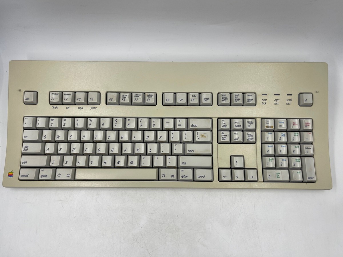 Apple Macintosh Extended Keyboard M0115 Without Cable + ADB Mouse