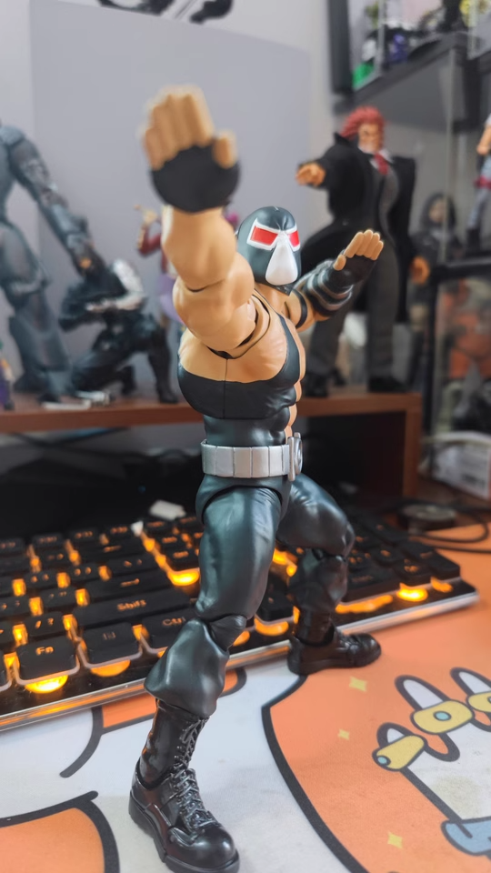 MAFEX No.216 BANE BATMAN KNIGHTFALL Ver. 1/12 Action Figure