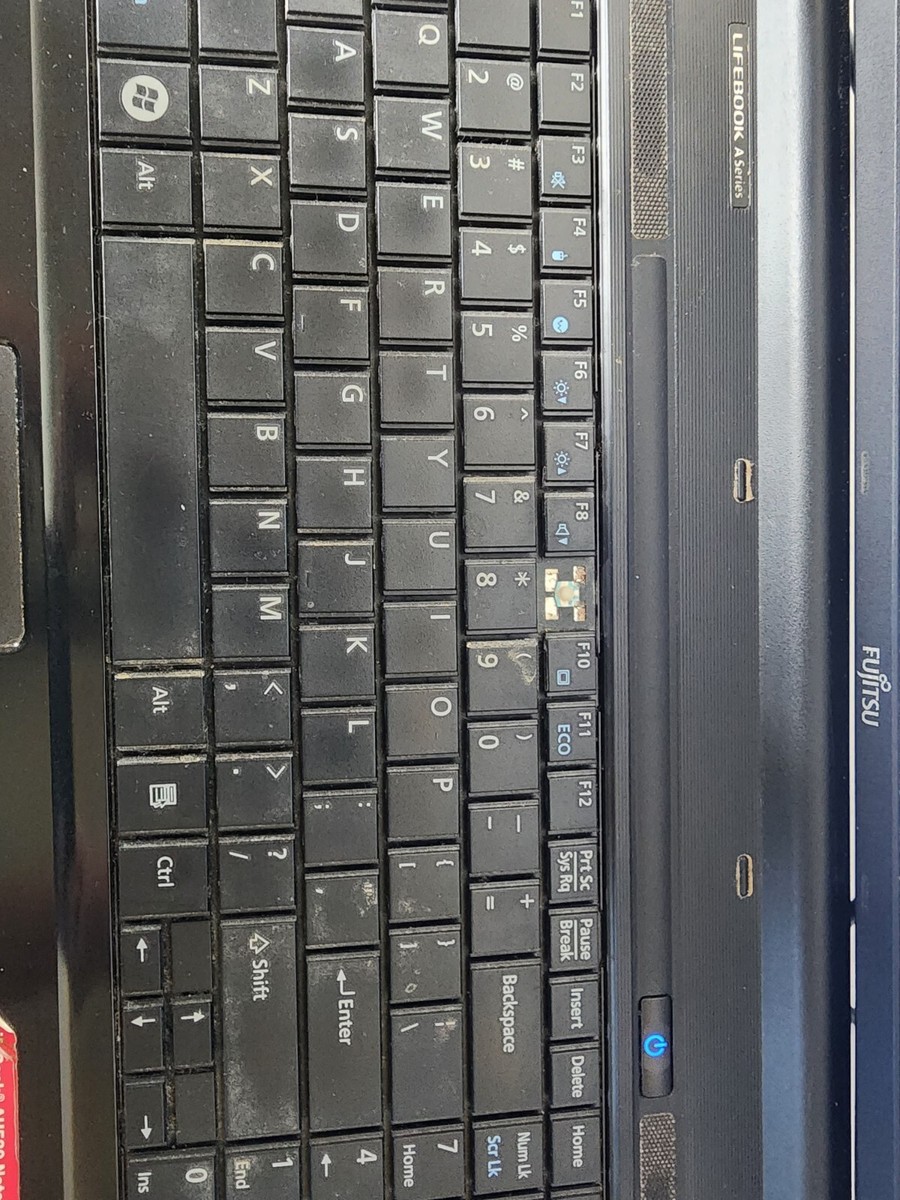 Fujitsu LifeBook AH530 i3-350M@2.27GHz 4GB RAM 128GB SSD Win 10