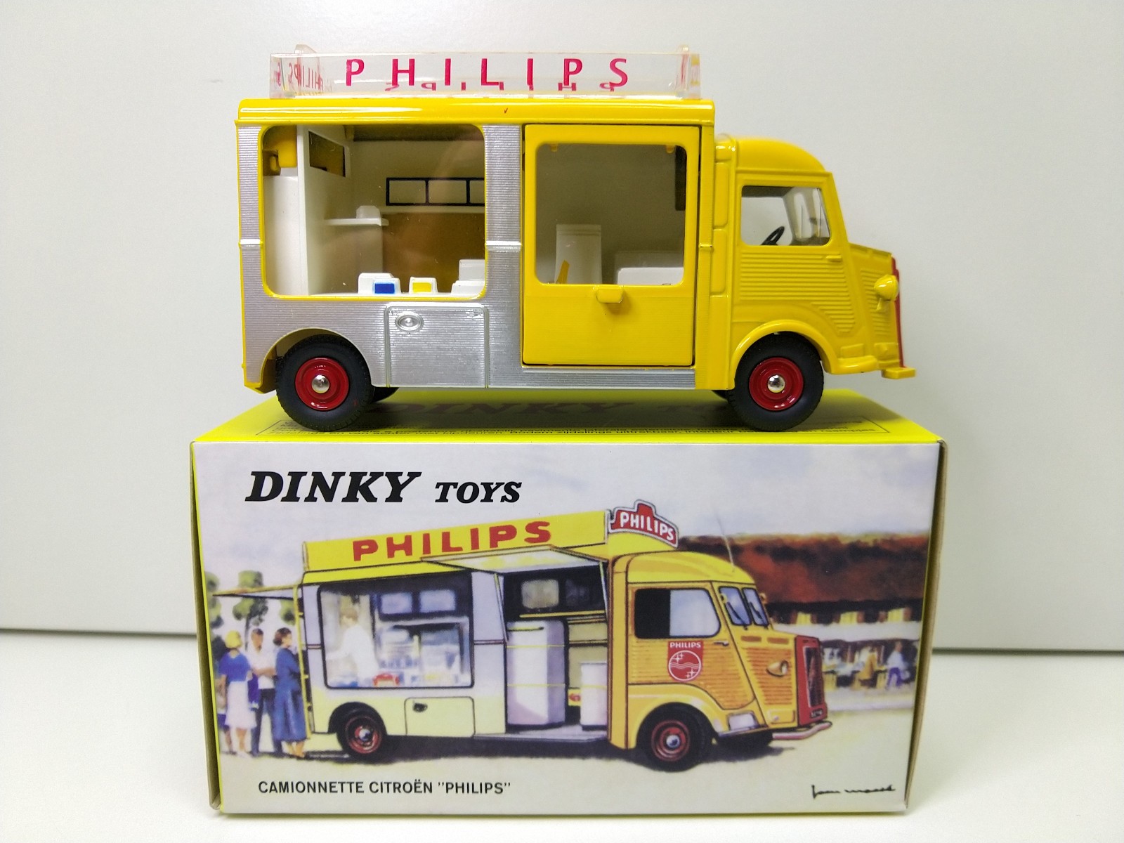 Dinky 587, Citroen 1200KG Phillips Van - Free Price Guide & Review