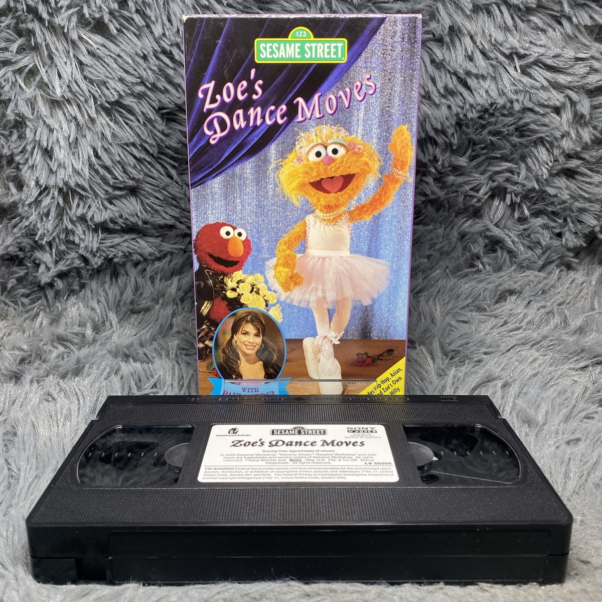 Sesame Street Zoe's Dance Moves VHS Video Tape Learn Music Paula