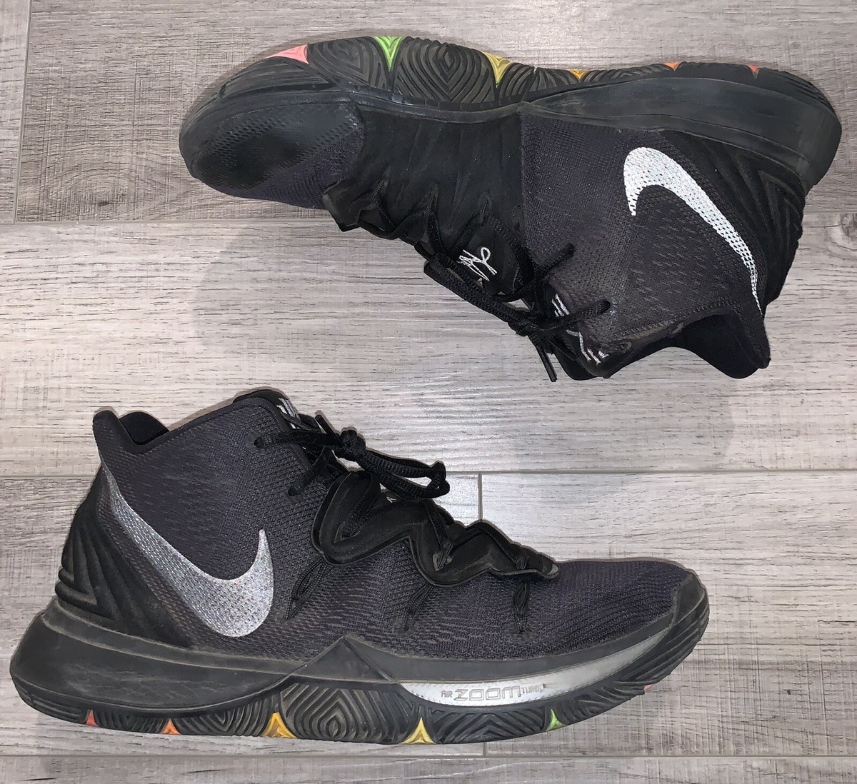 Kyrie 5 Rainbow Sole Triple Black Basketball A02918-001 Mens Size
