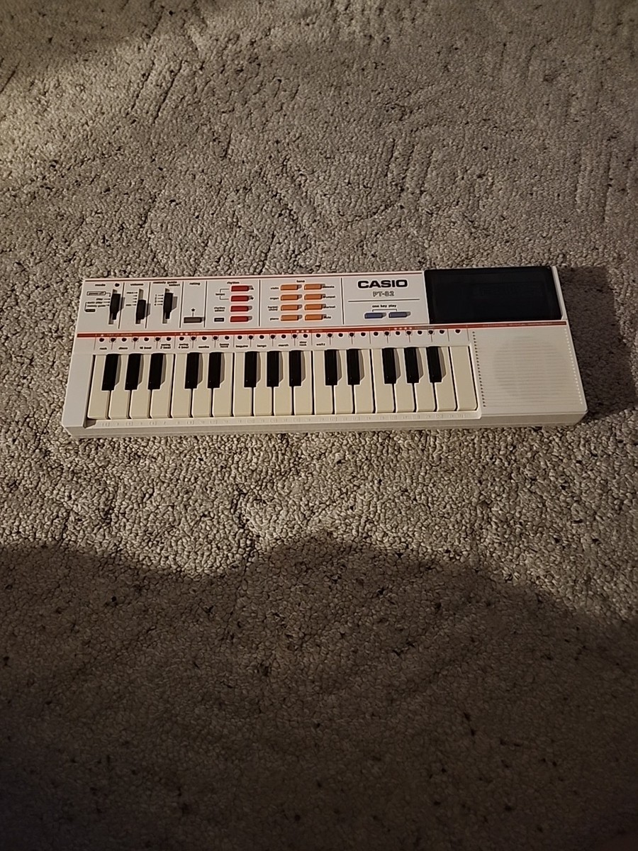 Casio Full Synth PT-82, 32 key, light weight, compact, keyboard