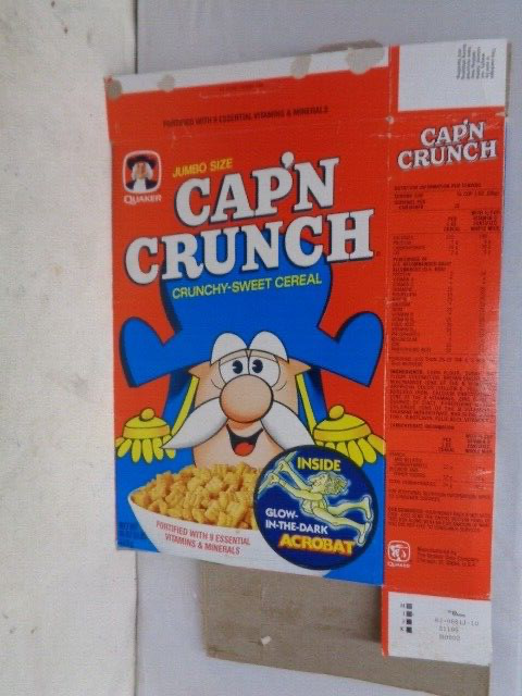1981 1980 ? vintage Cap'n Crunch Cereal Box Acrobats glow READ