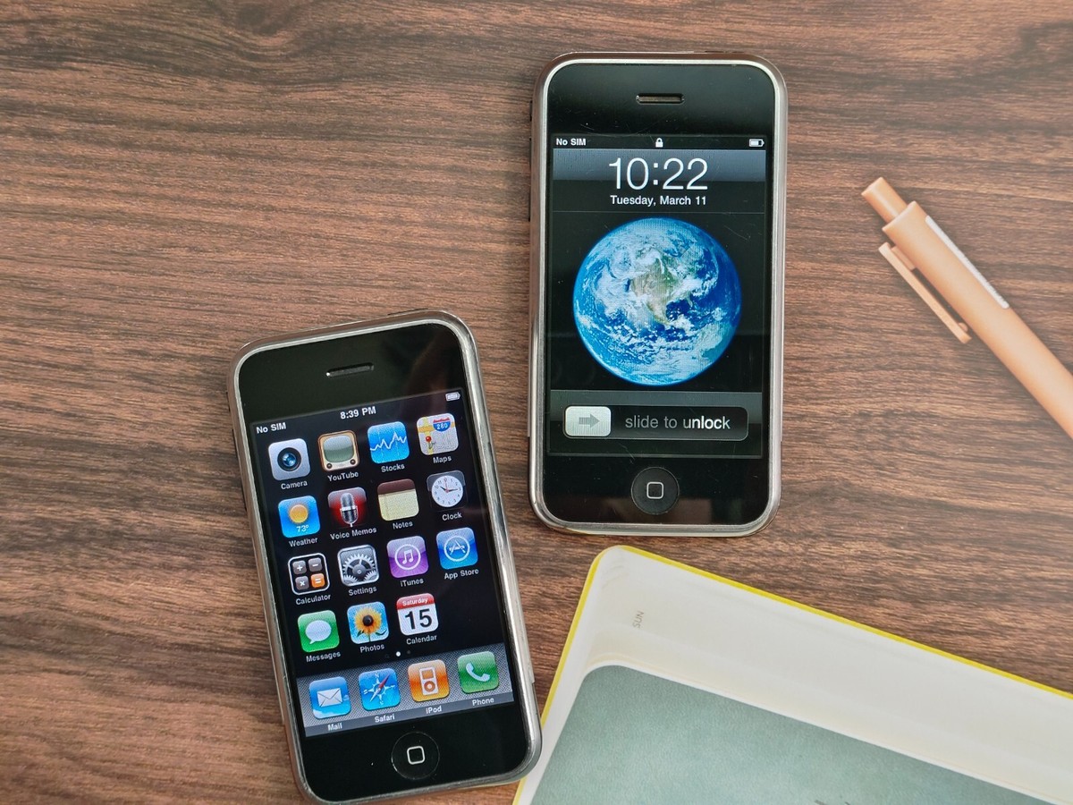 Apple iPhone 1st generation(iPhone 2G) A1203 8GB/16GB UNLOCKED 3.5