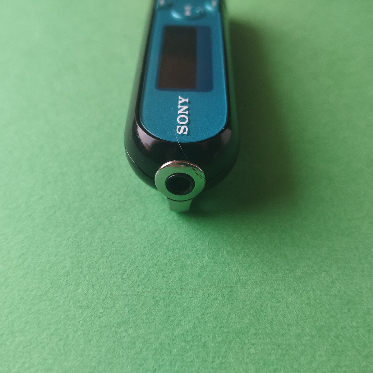 Sony Walkman NW-E043 Blue and Black Digital Music Player 4GB Used