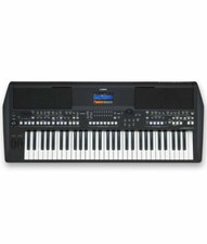 Yamaha Portatone PSR-340 61-Key Electronic Keyboard - Black for