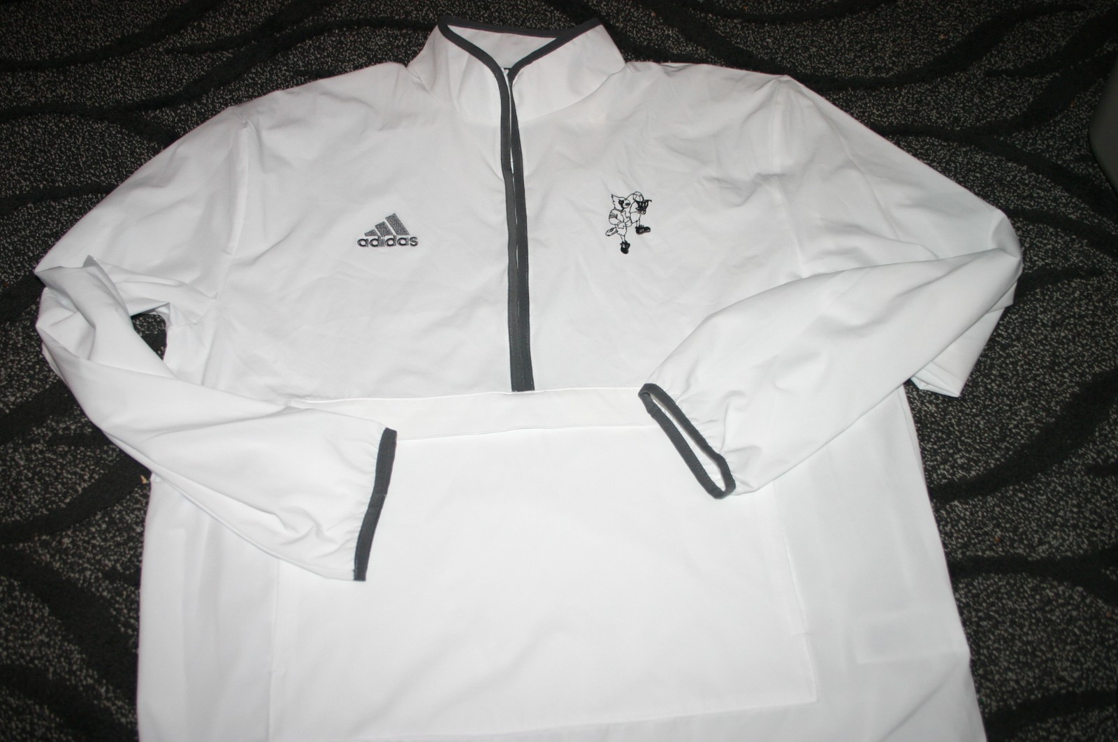 Louisville Cardinals Adidas Basketball White 1/4 zip pullover 2XL