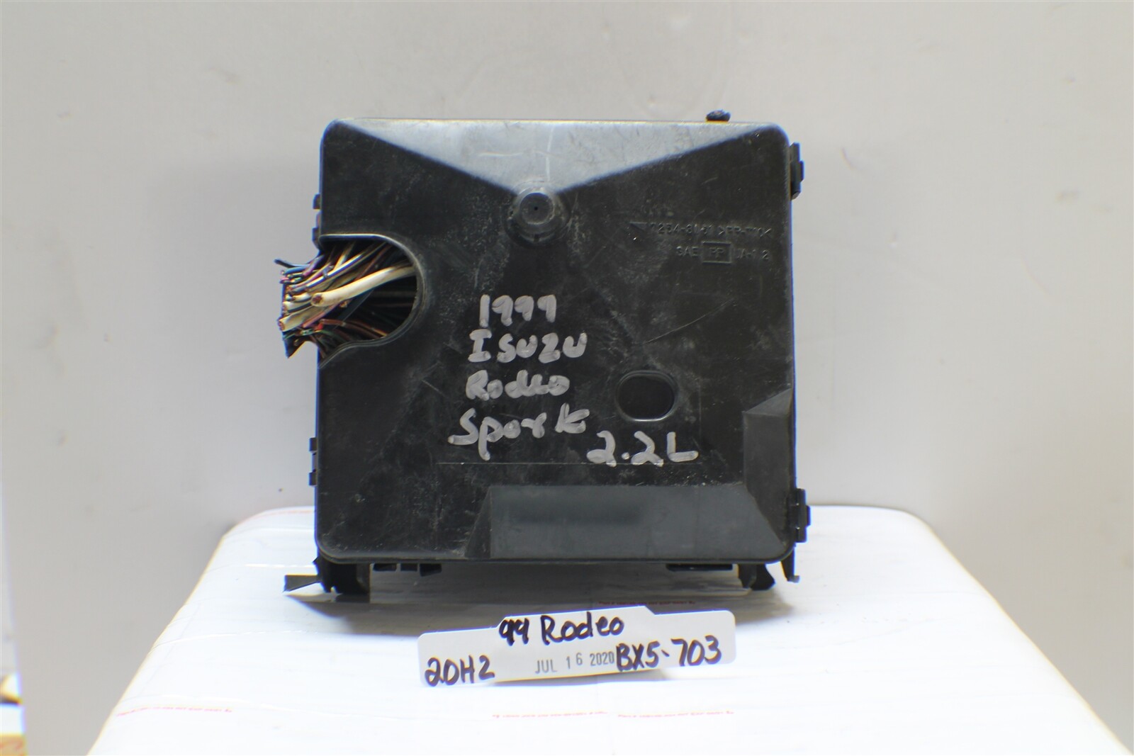 2004 Isuzu Rodeo Fuse Relay Box Unit 72543061 Module 703 20H2-B5