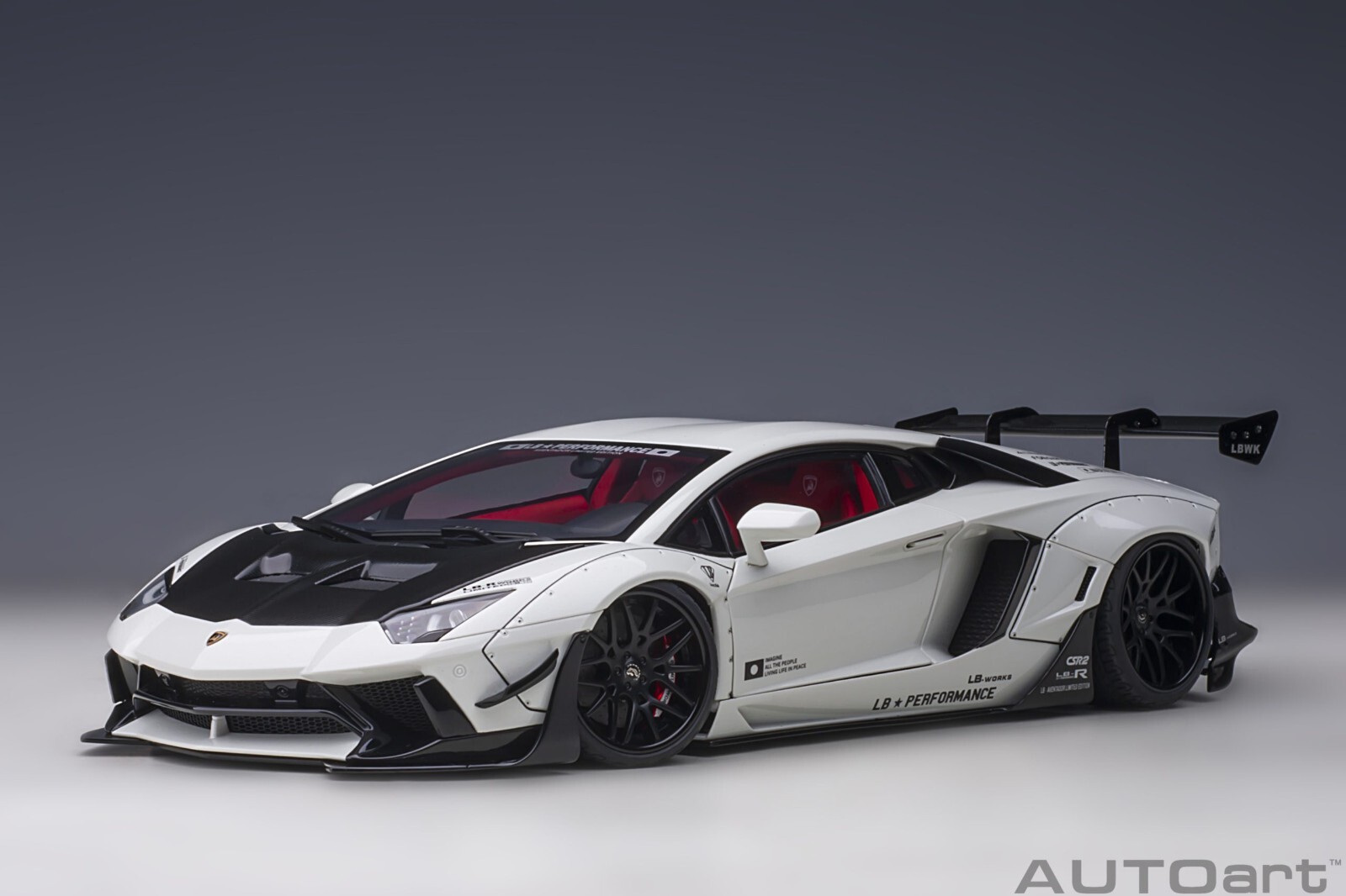 LIBERTY WALK LB-WORKS LAMBORGHINI AVENTADOR METALLIC WHITE 1:18 by
