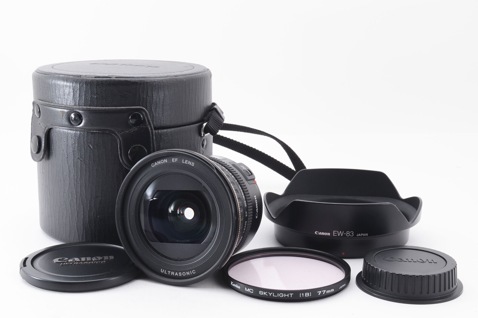 Canon EF 20-35mm f/3.5-4.5 USM Wide Angle Zoom Lens from Japan