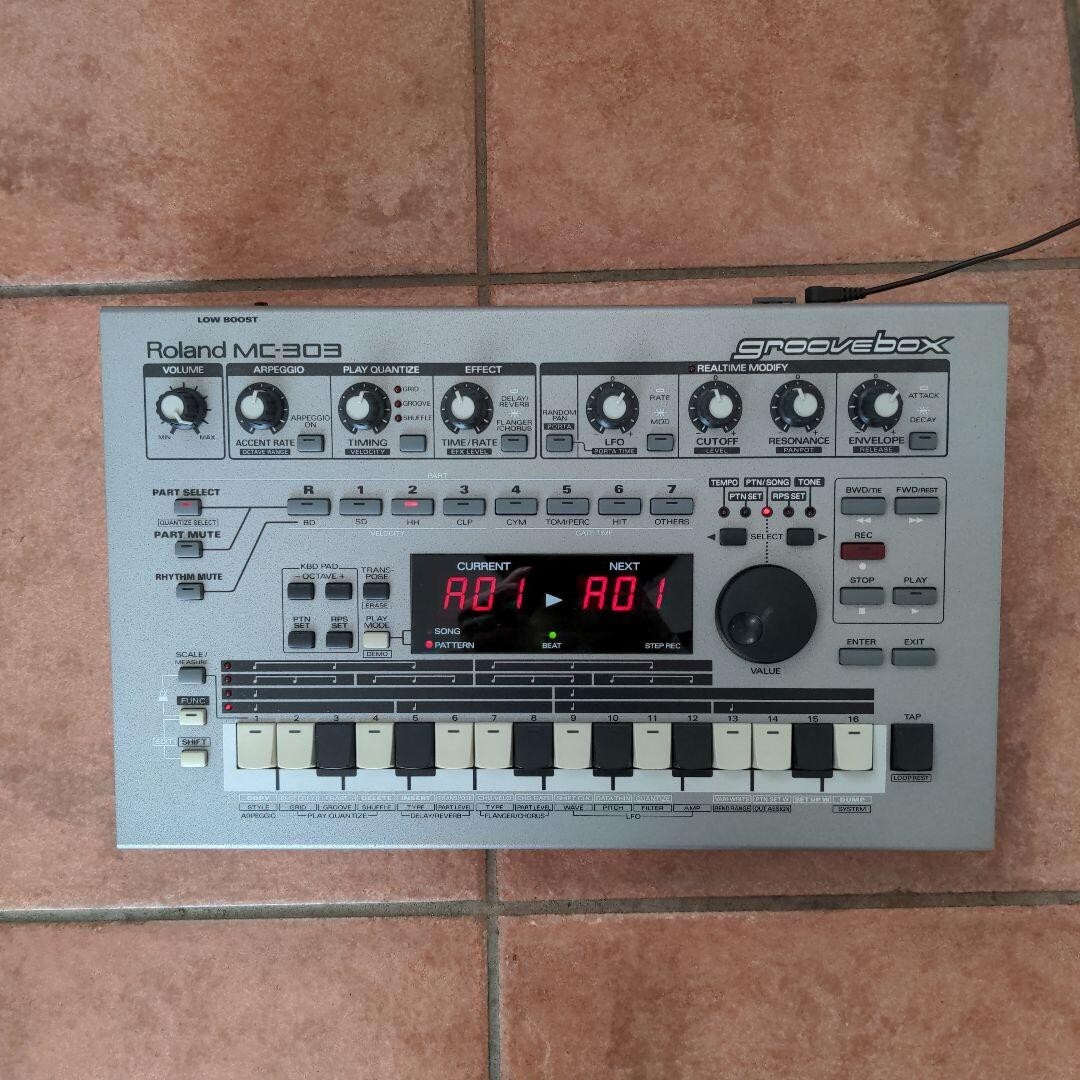 Roland MC-303 Groove Box Sequencer Drum Machine Japan | eBay