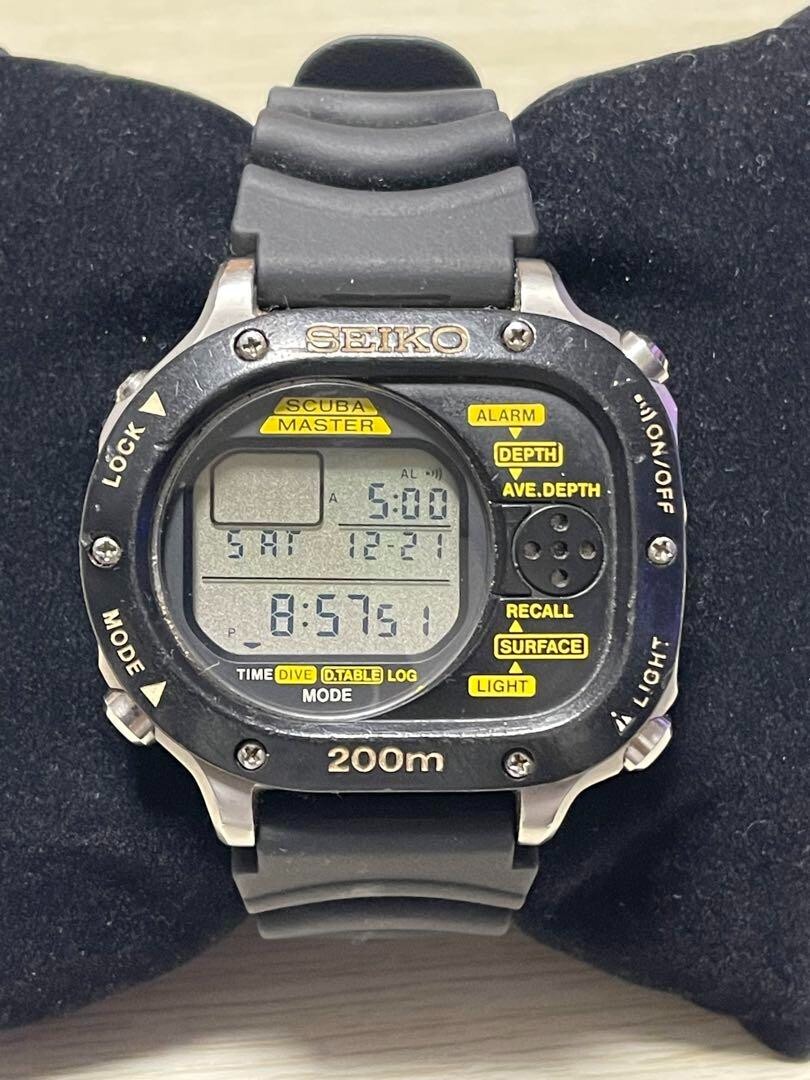 SEIKO SCUBA MASTER 200 Diver's 200M Digital Quartz Watch M726-5A10