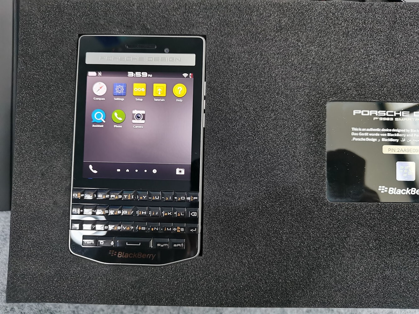 BlackBerry Porsche Design P'9983 Unlocked 64GB Fashion Phone Full