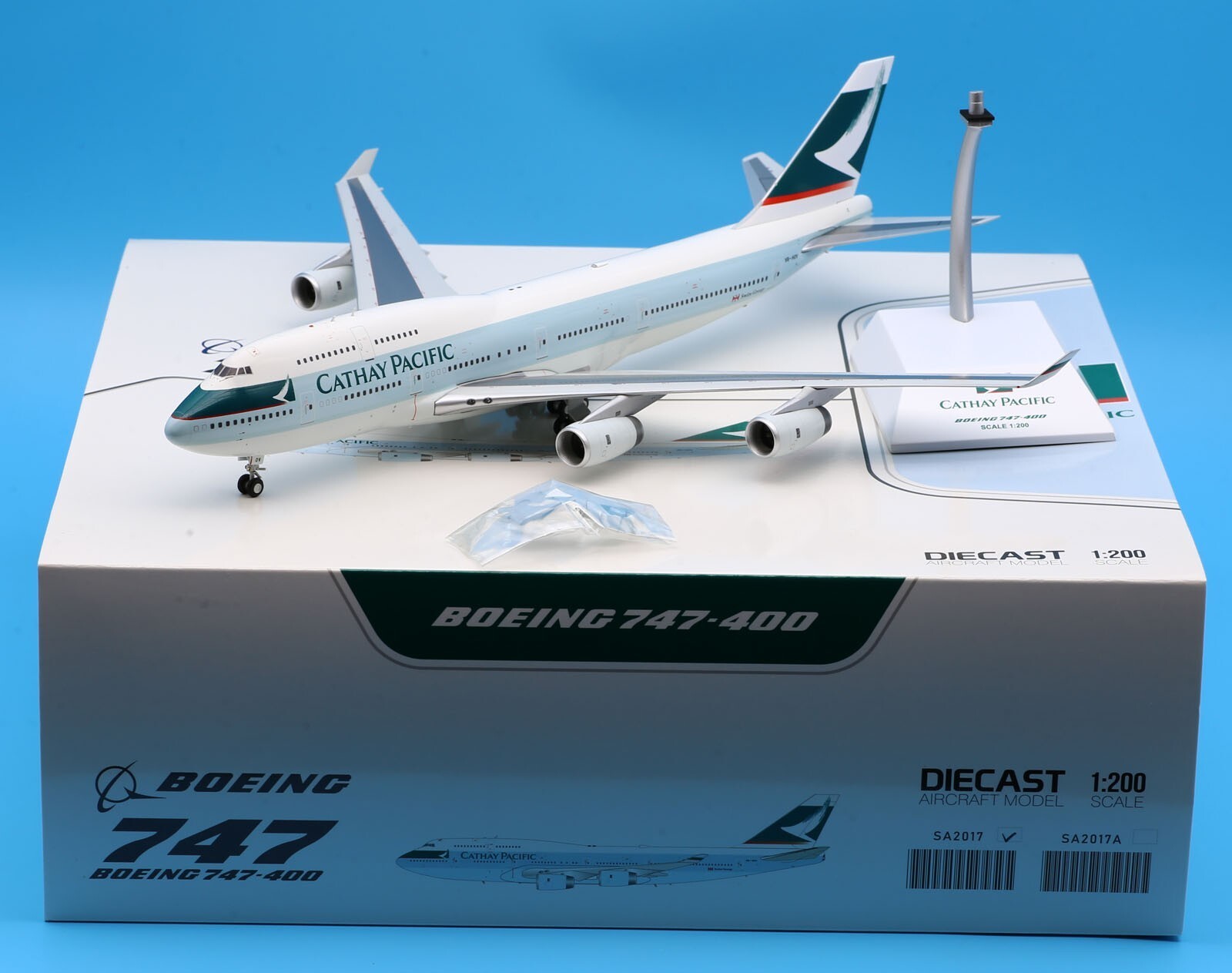 IN STOCK JC Wings 1:200 Cathay Pacific Boeing B747-400 Aircraft