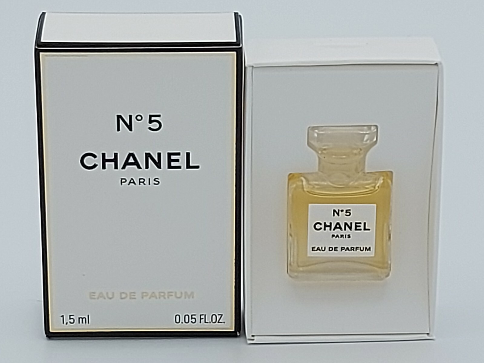 Chanel No 5 Eau de parfum 1,5 ml 0.05 fl.oz. mini perfume new in