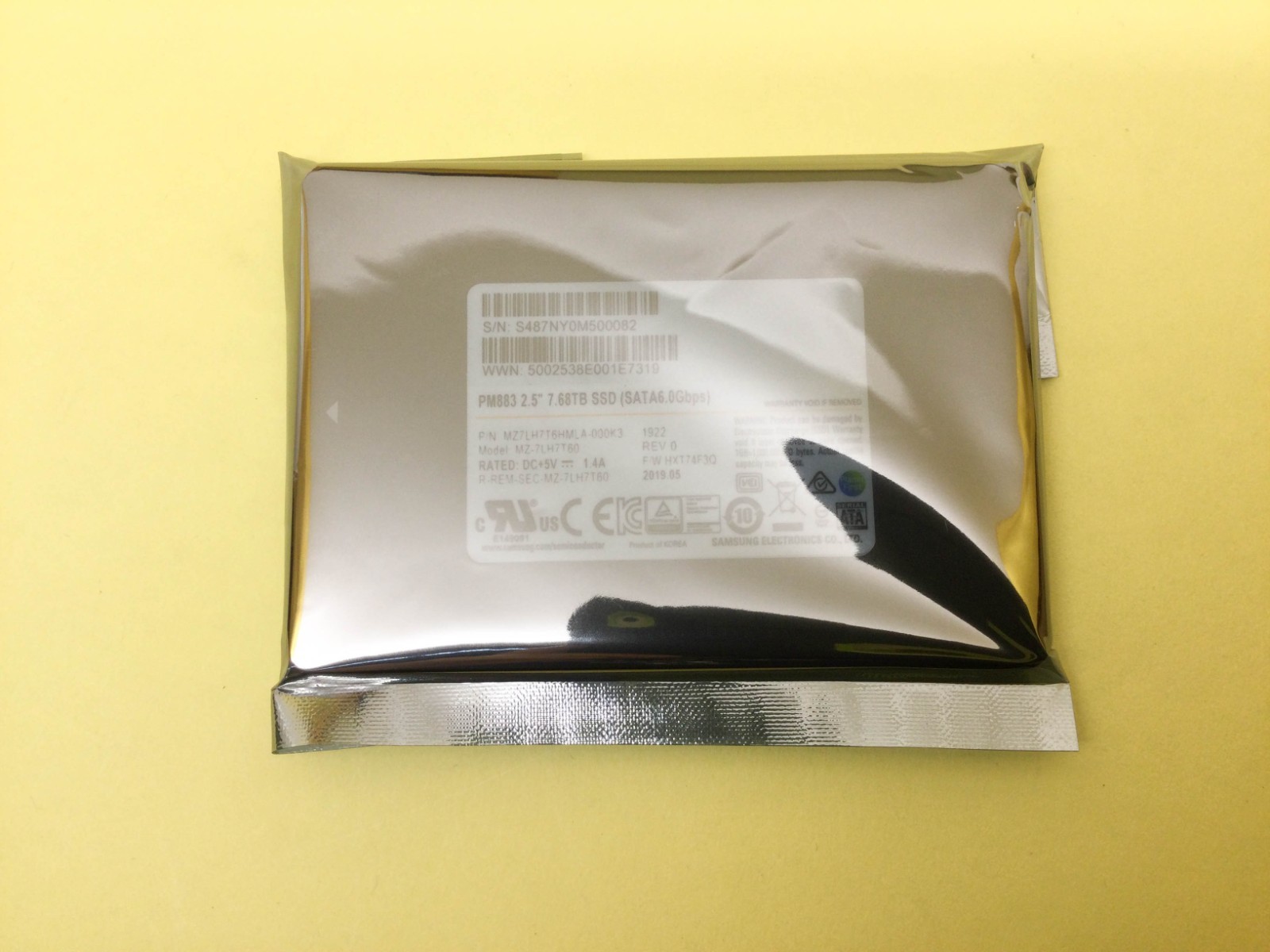 Samsung PM883 Series 7.68TB SATA 6Gb/s 2.5in Enterprise SSD MZ