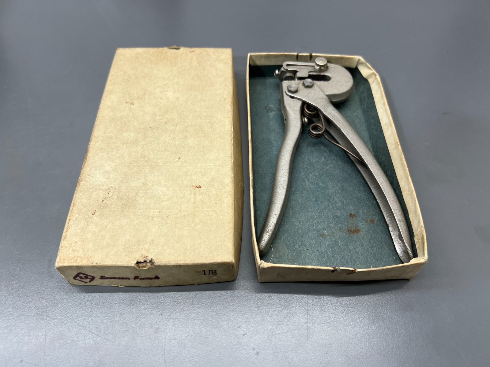 r) VINTAGE NOS SAMSON 1/8