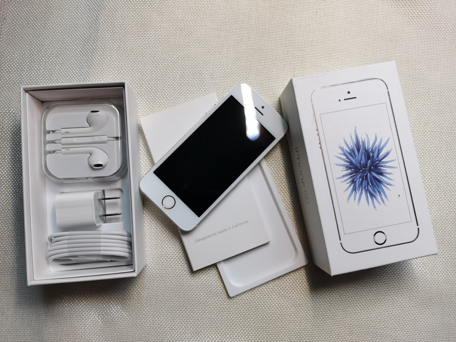Apple iPhone SE 2016 1st Gen 64GB -Silver / White / Gold / Rose