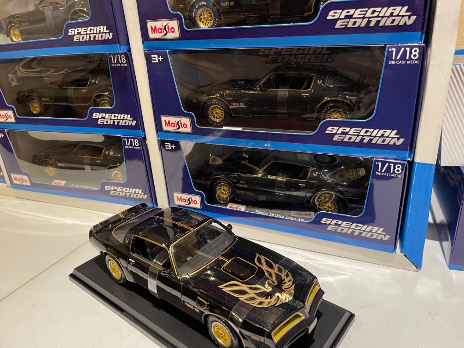 1/18 Maisto Pontiac Firebird Trans Am Black with Gold trim Brand
