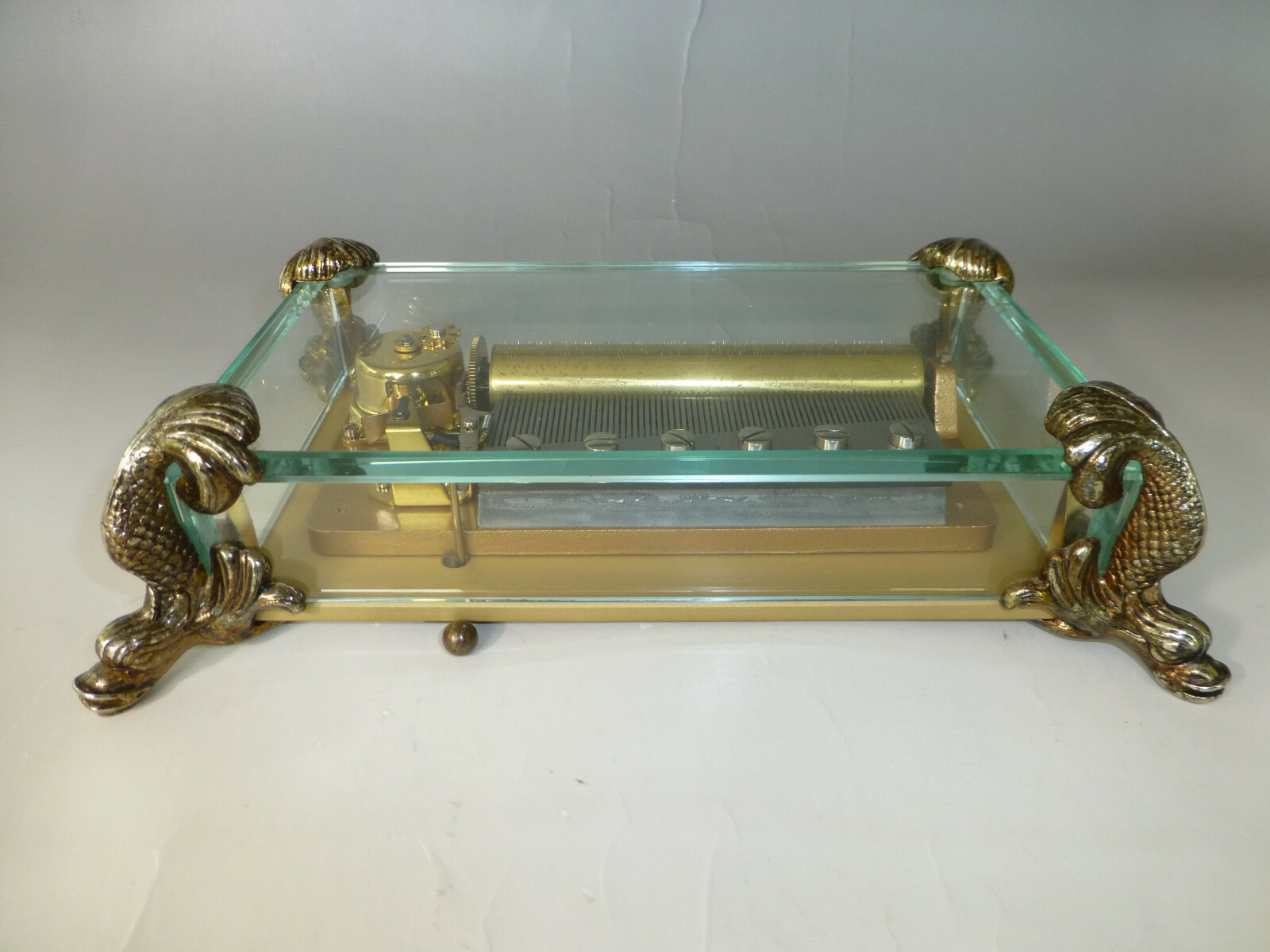 VINTAGE SWISS REUGE 72 MUSIC BOX, CRYSTAL CLEAR GLASS CASE LARGE