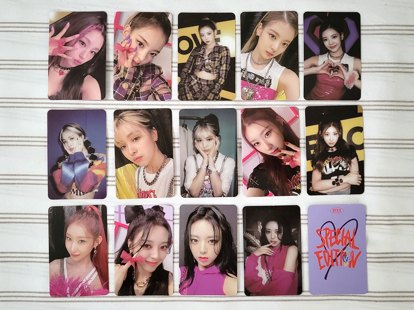 ITZY - CRAZY IN LOVE - 1st Album (Special Ver.) - Official PCs