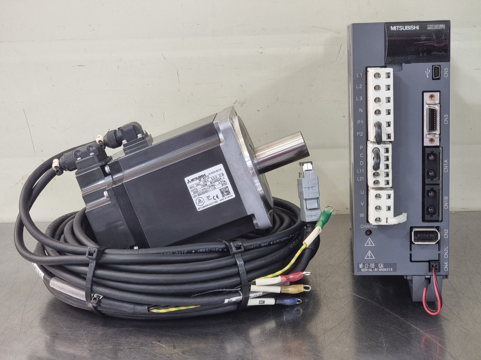 MITSUBISHI AC SERVO DRIVE MR-J3-70B(GA), MOTOR HF-KP73 750W CABLE