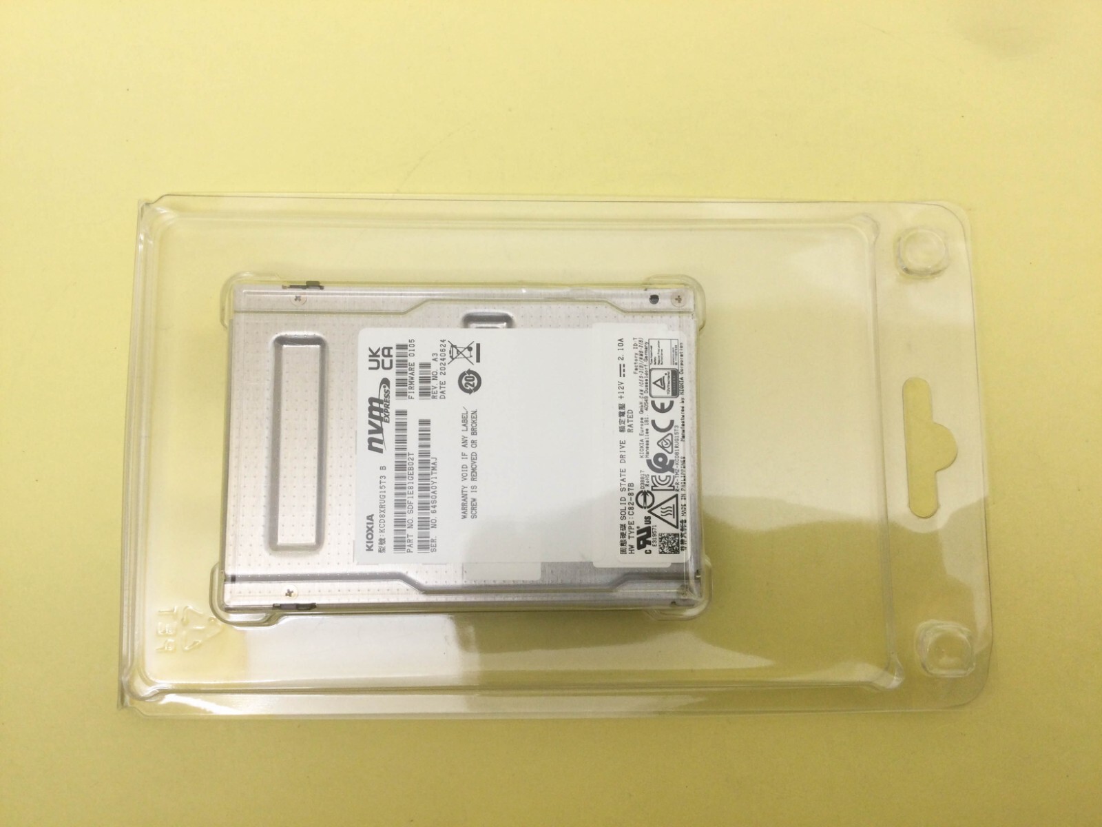 KIOXIA CD8-R Series 15.36TB PCIe 4.0 NVMe 2.5