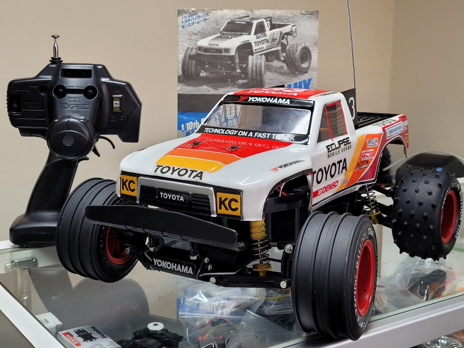 Vintage Tamiya 1/10 R/C Toyota Hilux Monster Road Racer 2WD with