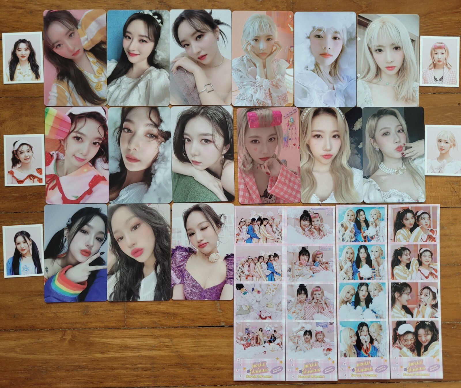 Dreamcatcher Official 2022 Season's Greetings Photocard Set Kpop