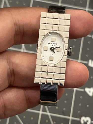 1970 Tall Rectangular Anne Klein Fashion Ladies Watch 17 Jewels