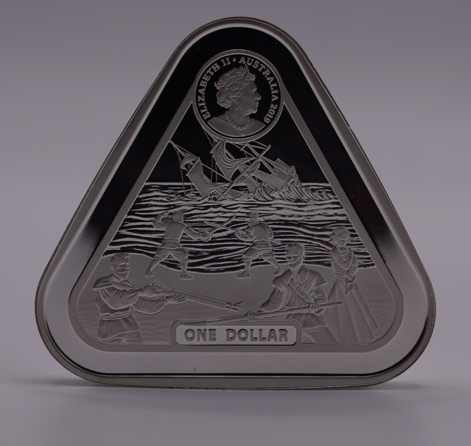 2019 Batavia triangular ship Australia Queen Elizabeth 1oz 999